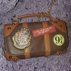 Harry Potter Hogwarts trunk crossbody purse